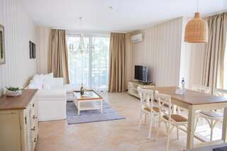 Курортные отели Oasis Resort & SPA Лозенец Апартаменты «Премиум» с 1 спальней и балконом-1
