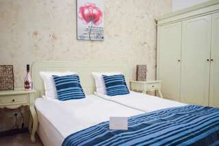 Курортные отели Oasis Resort & SPA Лозенец Стандартные апартаменты с 2 спальнями и балконом (для 4 взрослых и 2 детей)-1