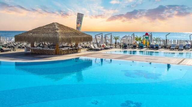 Курортные отели Oasis Resort & SPA Лозенец-10